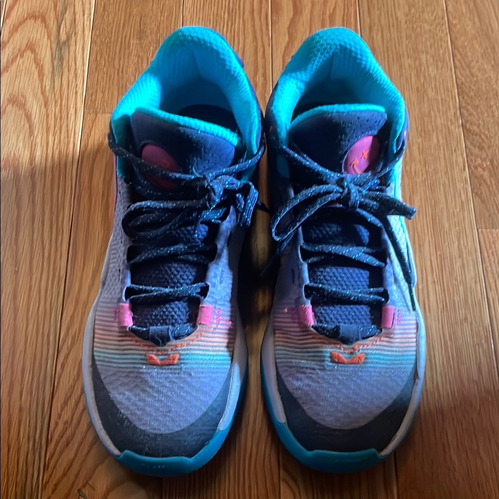 New Balance Men’s Sneakers in Blue and Pink